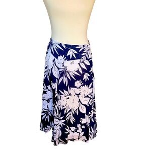 New Condition! Navy & White Floral Skirt by Jones NY